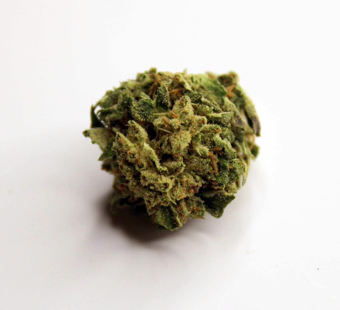 Wedding Cake Smalls 1 Gram (21% THC, Hybrid)