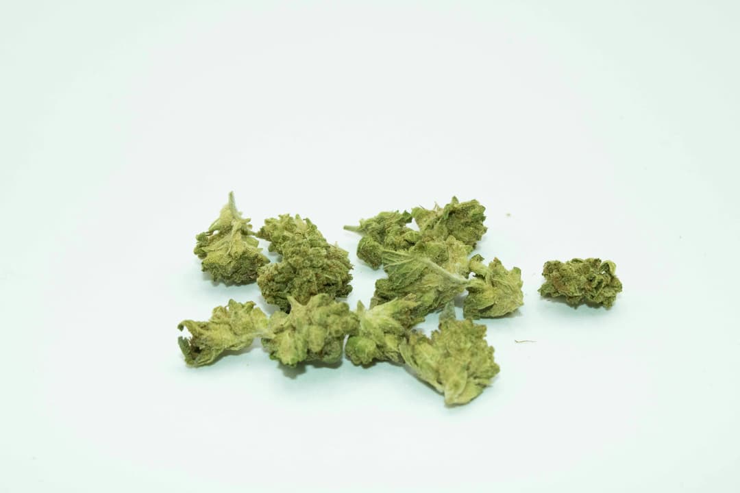 Fruity Pebbles Smalls Ounce/28 Grams (26% THC, Hybrid)