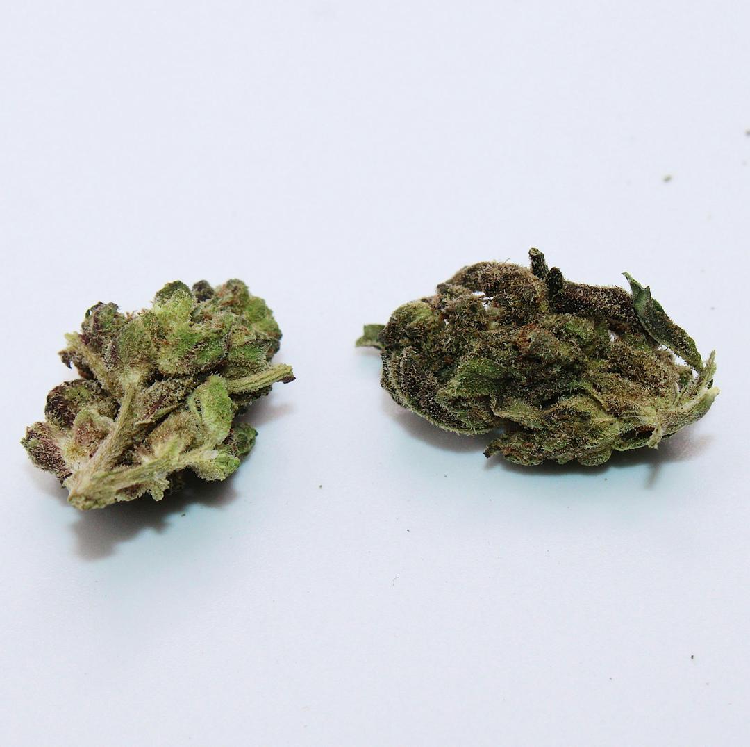 Platinum Cookies Smalls 1/2 Ounce/14Grams (27% THC, HYBRID)
