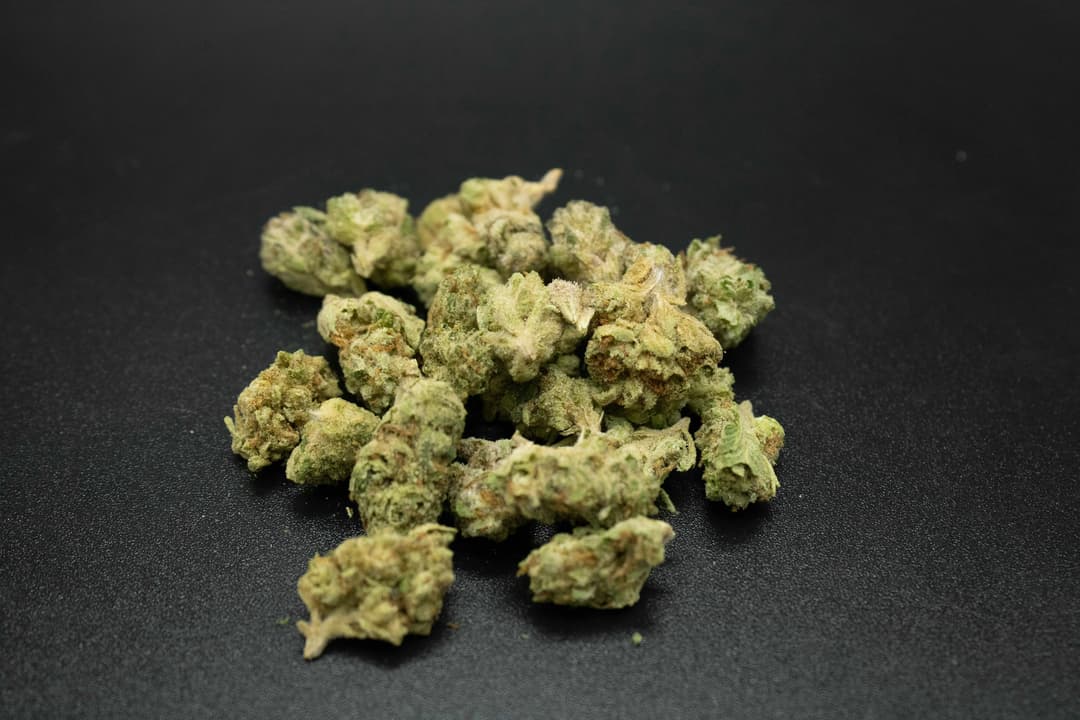 Safety Meeting Smalls Ounce/28.3Grams(23%THC,HYBRID)