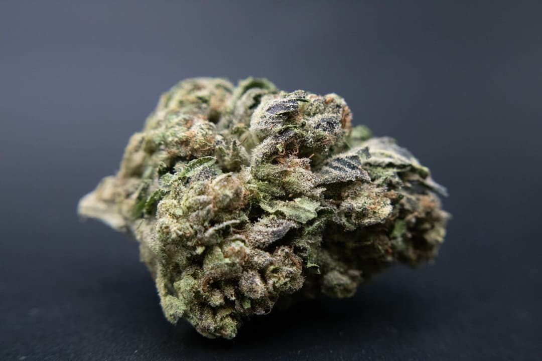 Queen Frostine 8th/3.5 Grams(29%THC,INDICA)