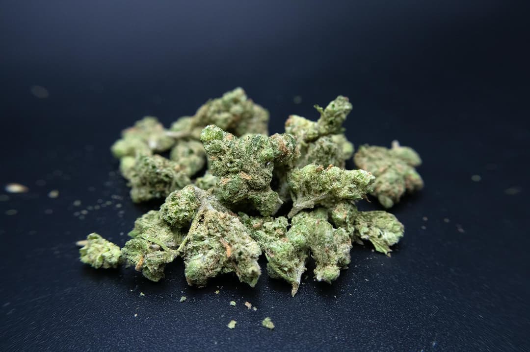 Blue Dream Smalls 8th/3.5Grams(24%THC, Sativa)