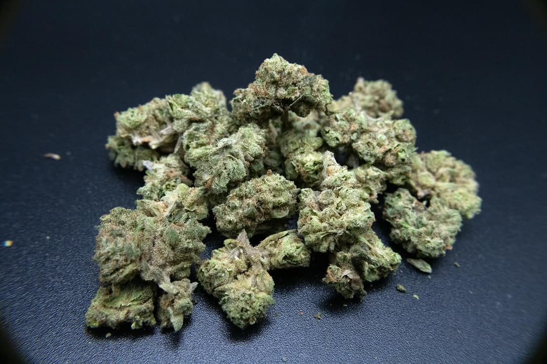 Modified Grapes Smalls 8th/3.5Grams(27%THC, Hybrid)