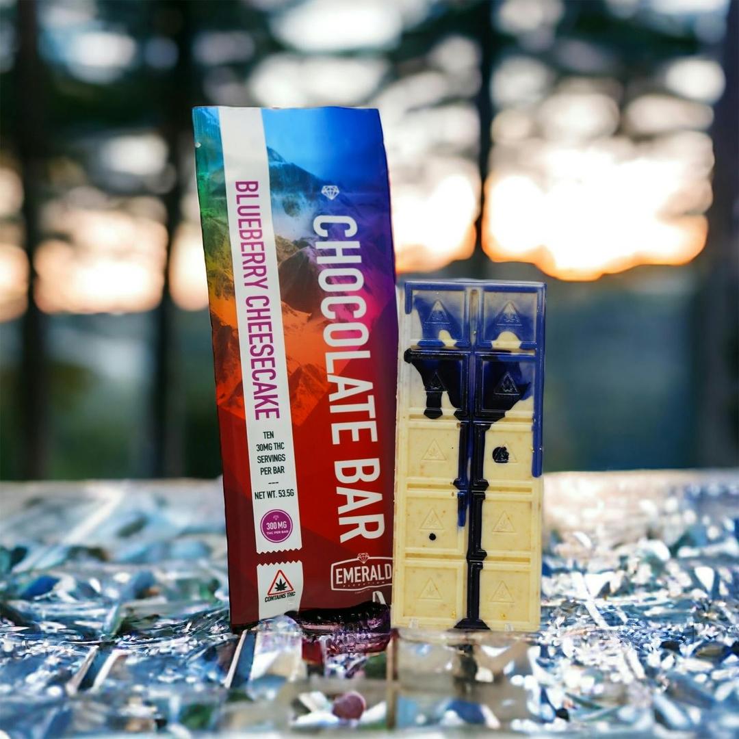 300mg Full Spectrum, Blueberry Cheesecake Chocolate Bar