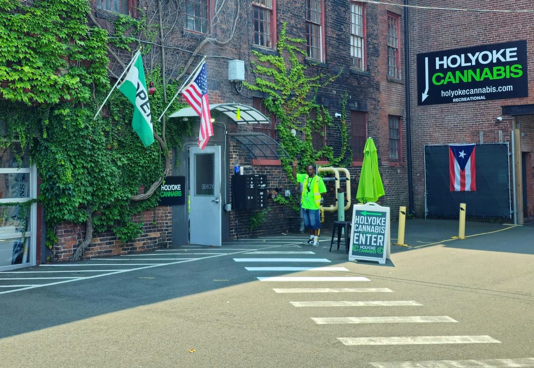 Holyoke Cannabis Dispensary – Holyoke logo